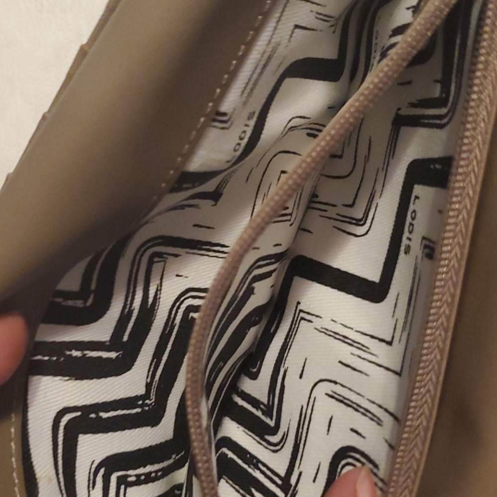 Gently used Metalic wallet - Picture 8 of 8